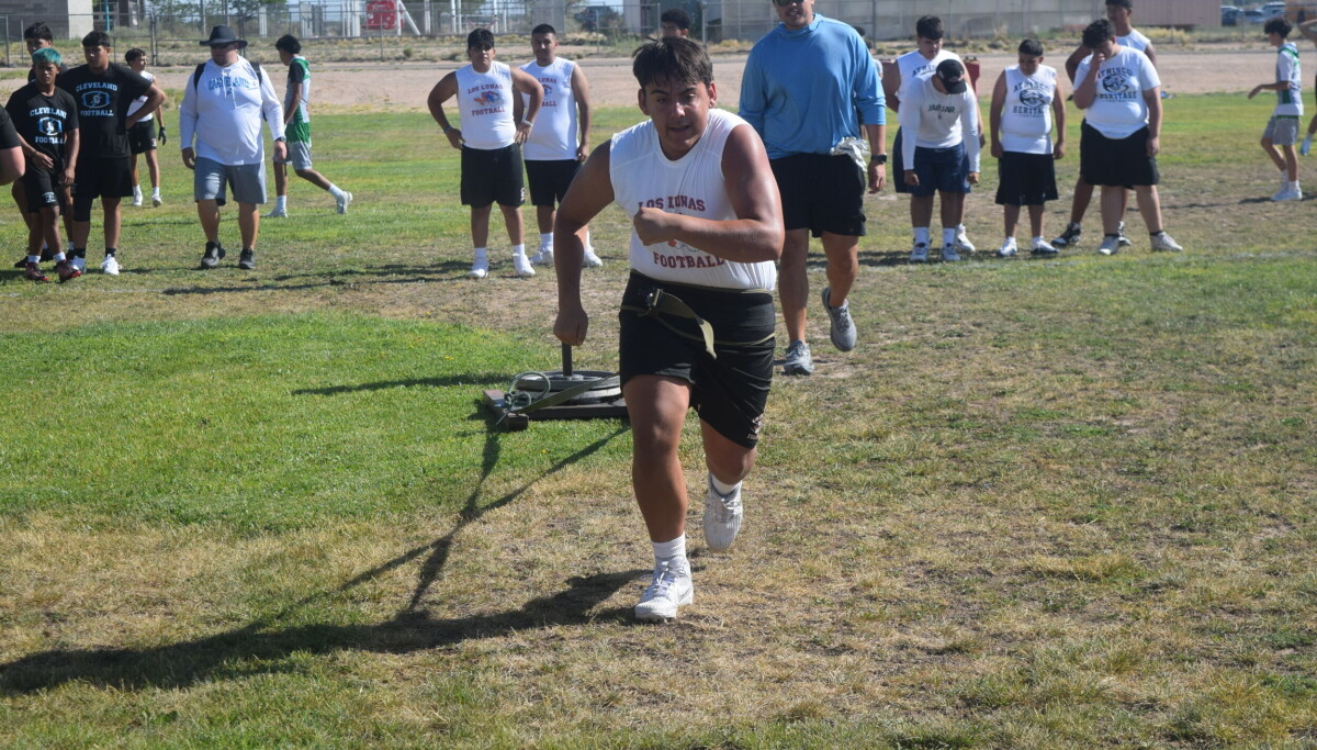 Linemen not forgotten at Valencia’s 7v7 camp